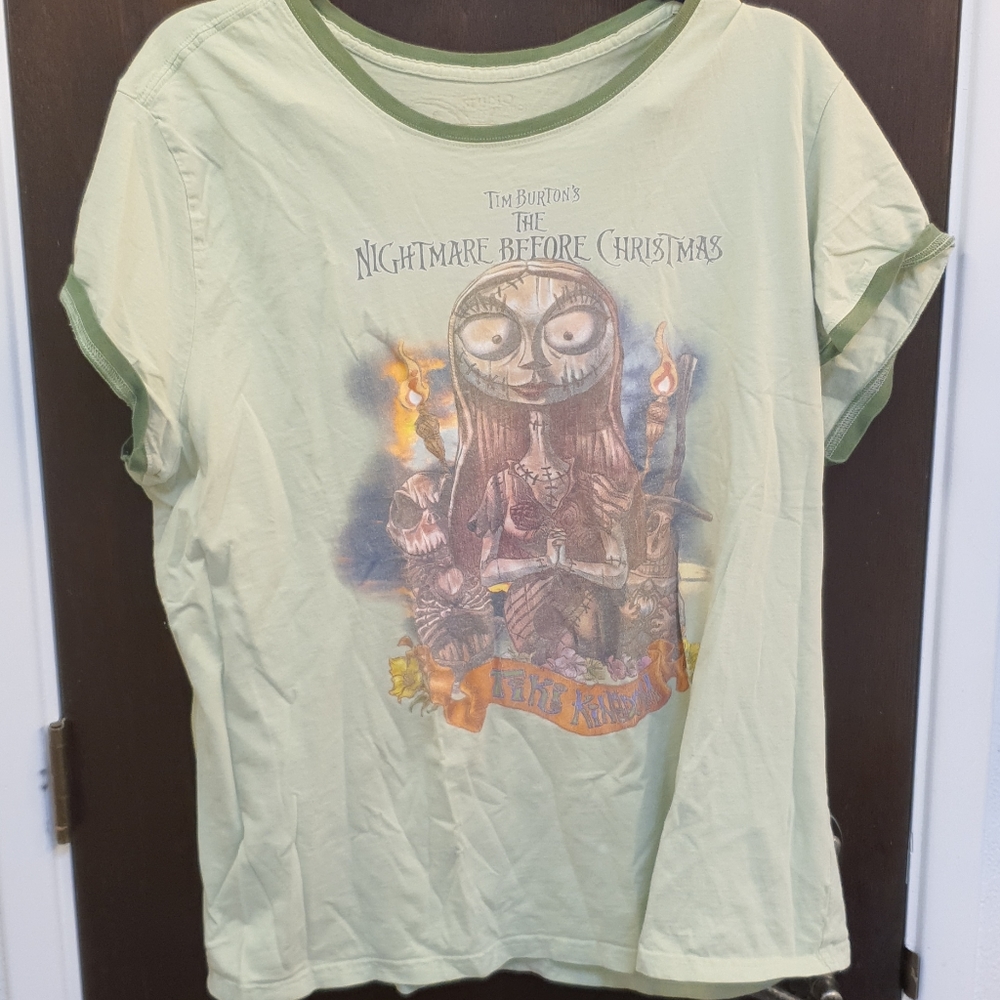 Green Nightmare Before Christmas tee XL